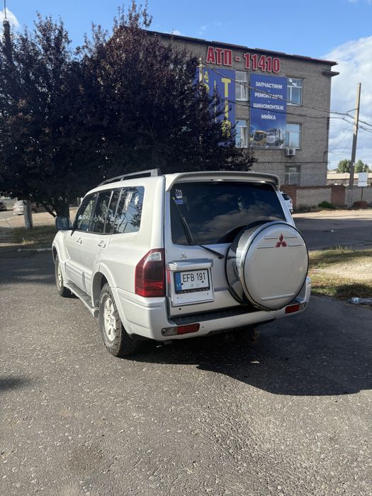 Mitsubishi Pajiero Wagon 2004