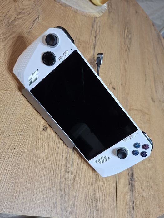 Konsola ASUS ROG Ally AMD Ryzen Z1 Extreme