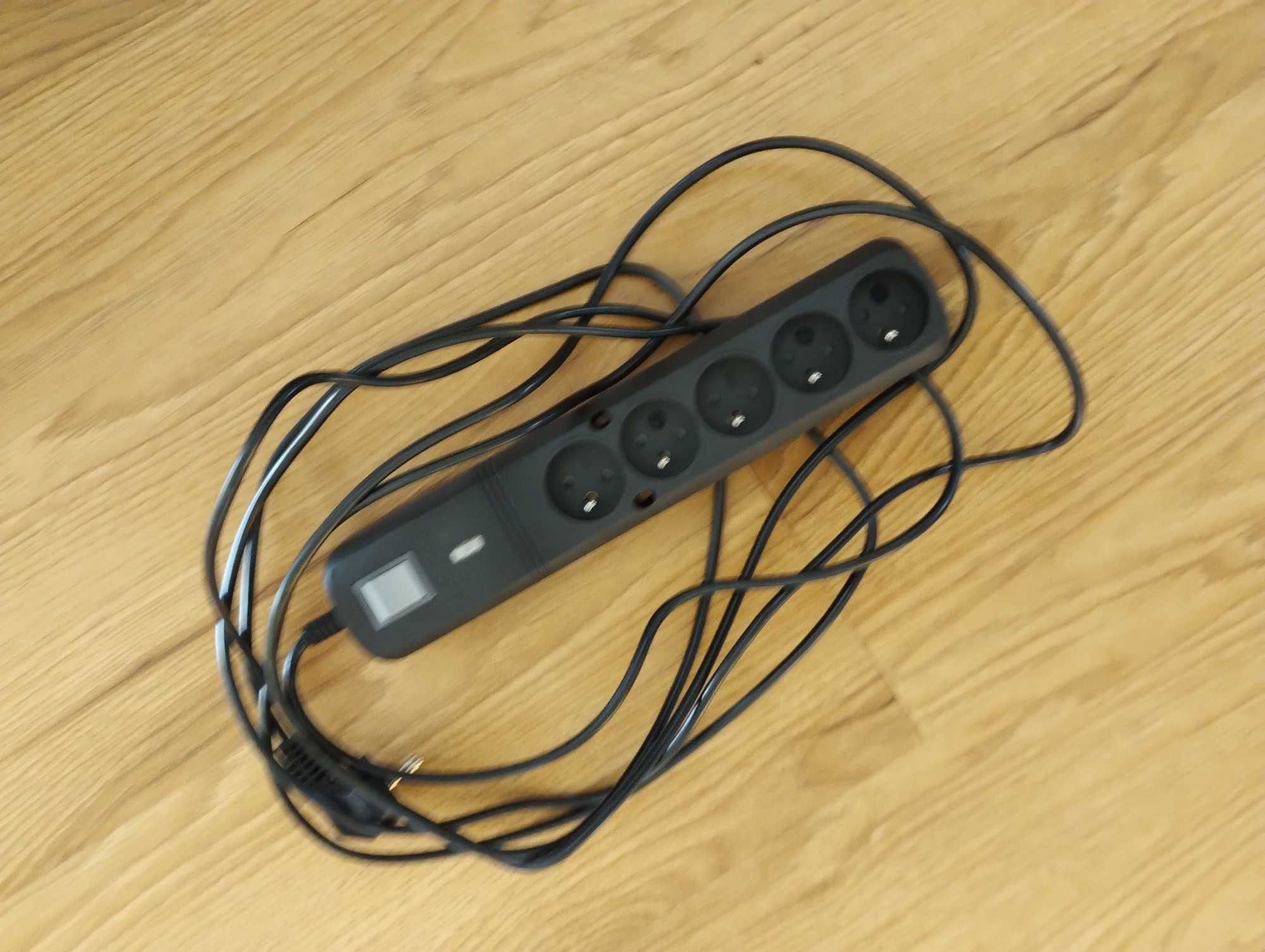 Listwa zasilająca przedłużacz sieciowy 5 gniazd 5 m Lestar LV-530W G-A