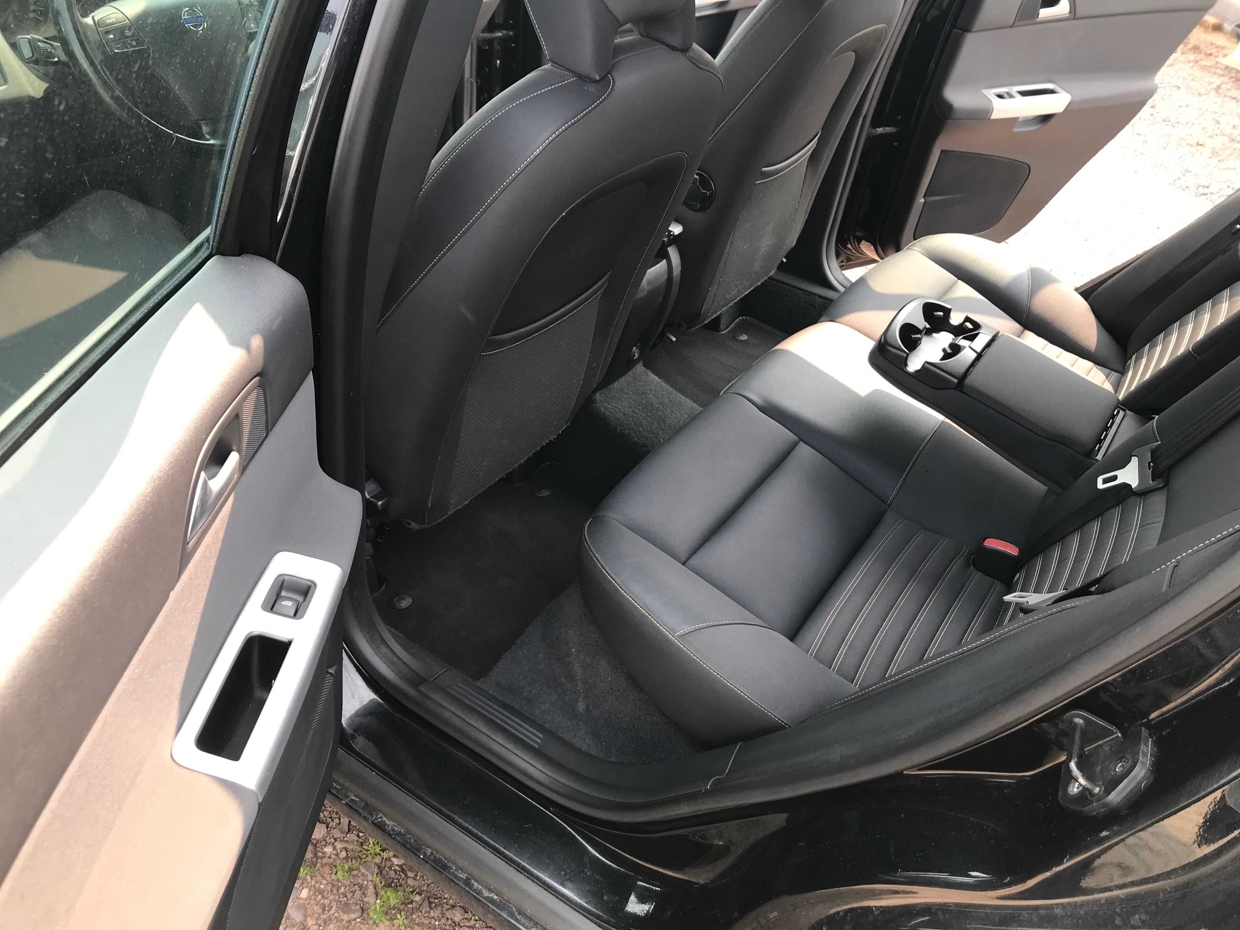 VOLVO V50 1.6d 114KM 2010r. Klima 6-bieg 5 litrówON/100km Nowy rozrząd