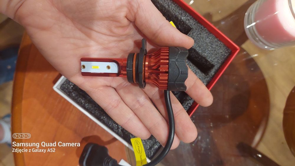 Żarówki LED HIR 2 do samochodu (cena za 2 opakowania)