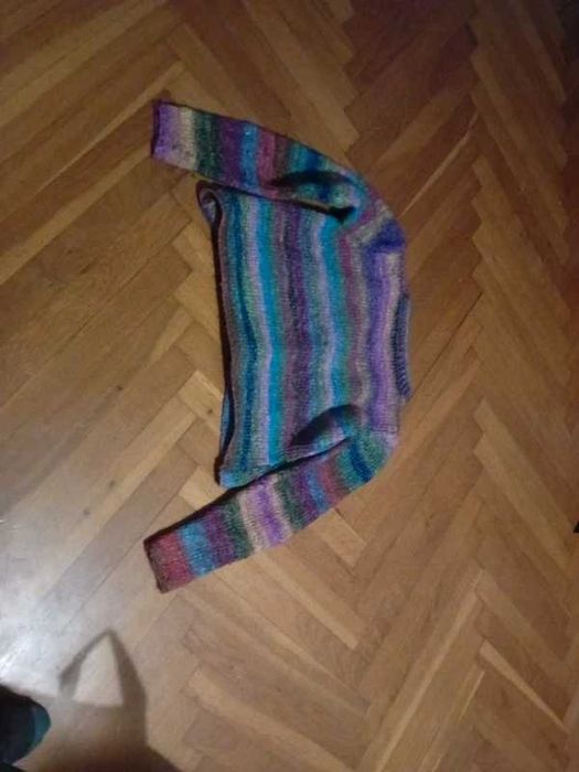 Krótki sweterek ręcznie robiony handmade rękodzieło XS ombre wełna