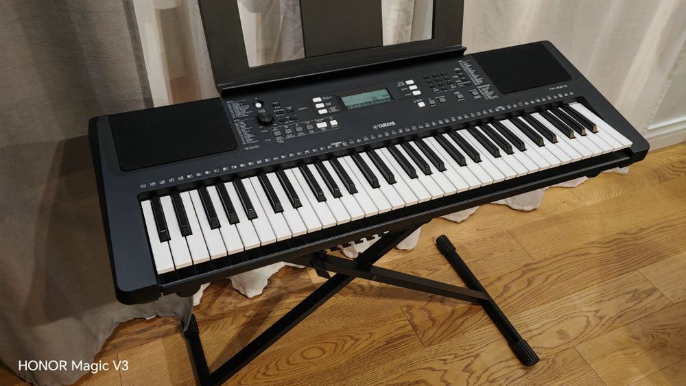 Keybord Yamaha PSR-E373