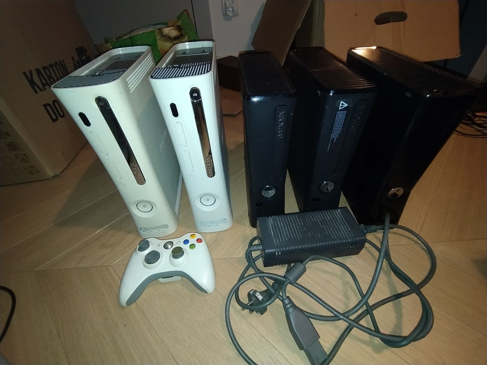 5 xbox 360+pad+zasilacz+kabel do telewizora