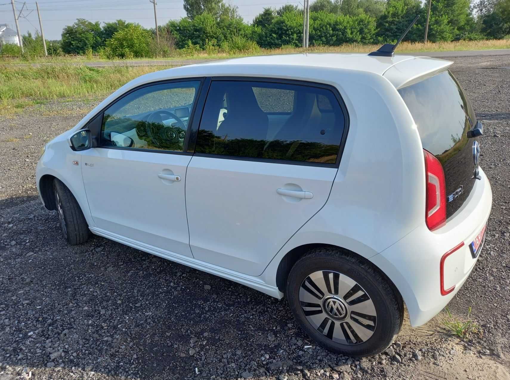 легковий автомобіль wolkswagen e-up