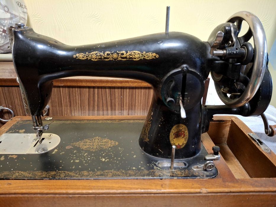 Швейна машинка Подолка