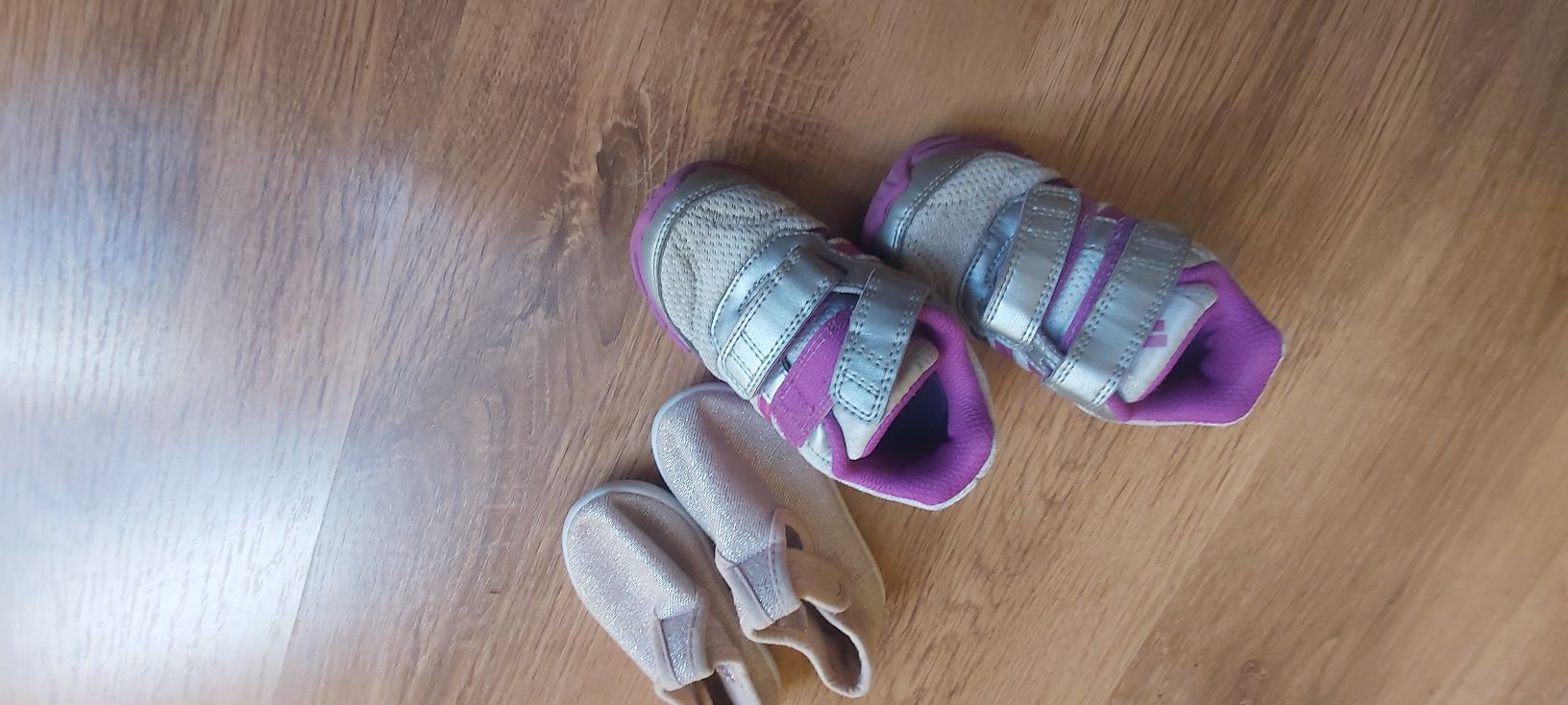 Buty Rozmiar 22, adidasy i kapcie