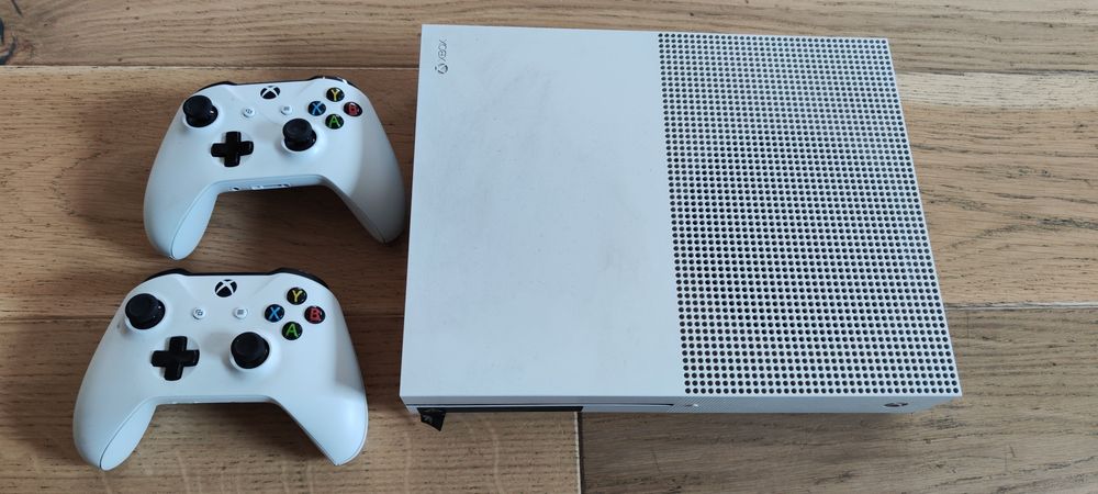 Konsola Xbox one S - 2 pady