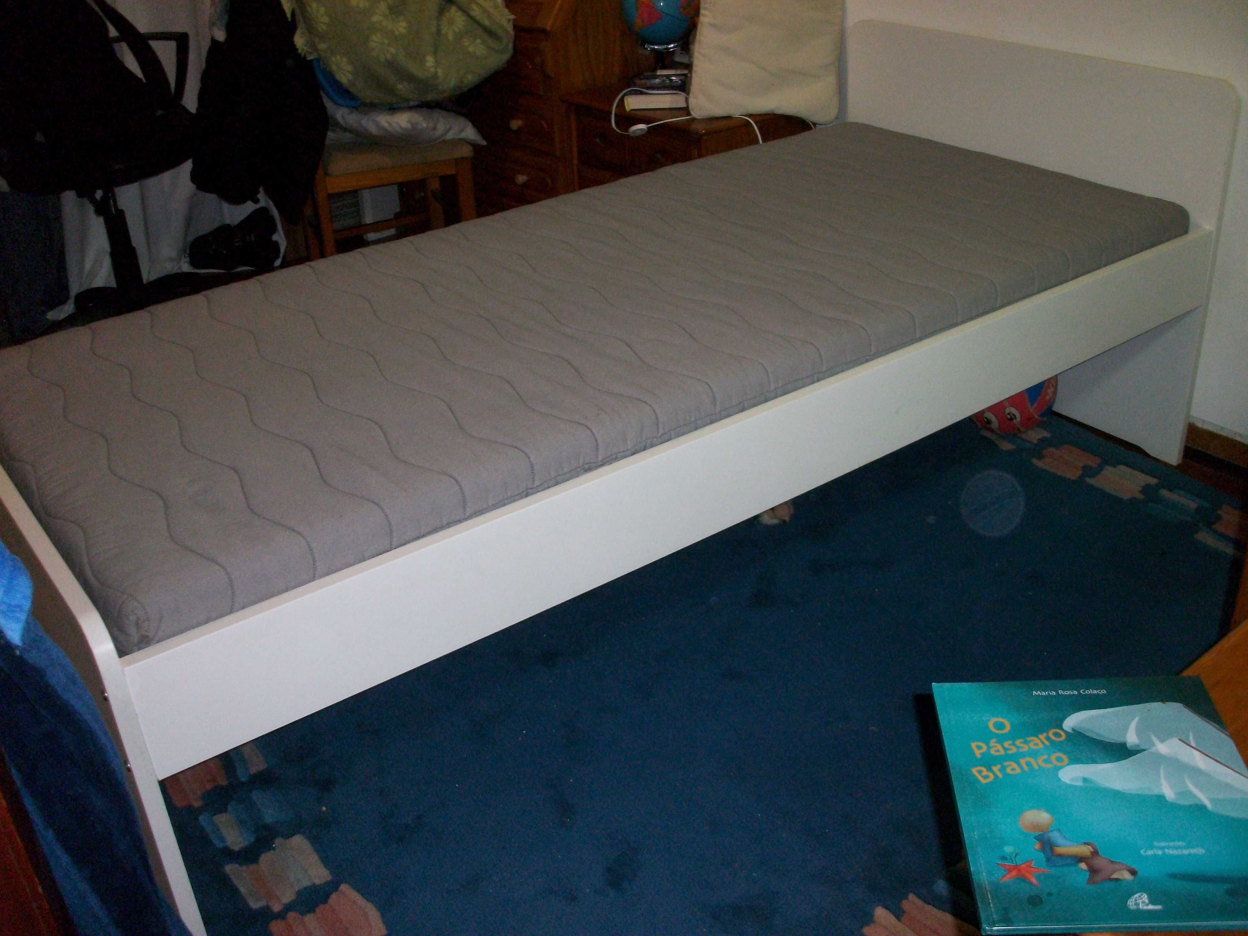 Cama Ikea Slakt + Colchão Sultan Ikea 200cm x 90cm