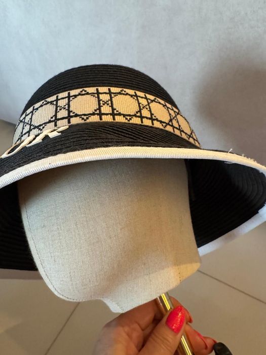 Kapelusz damski Dior rozm M regulowany nowy