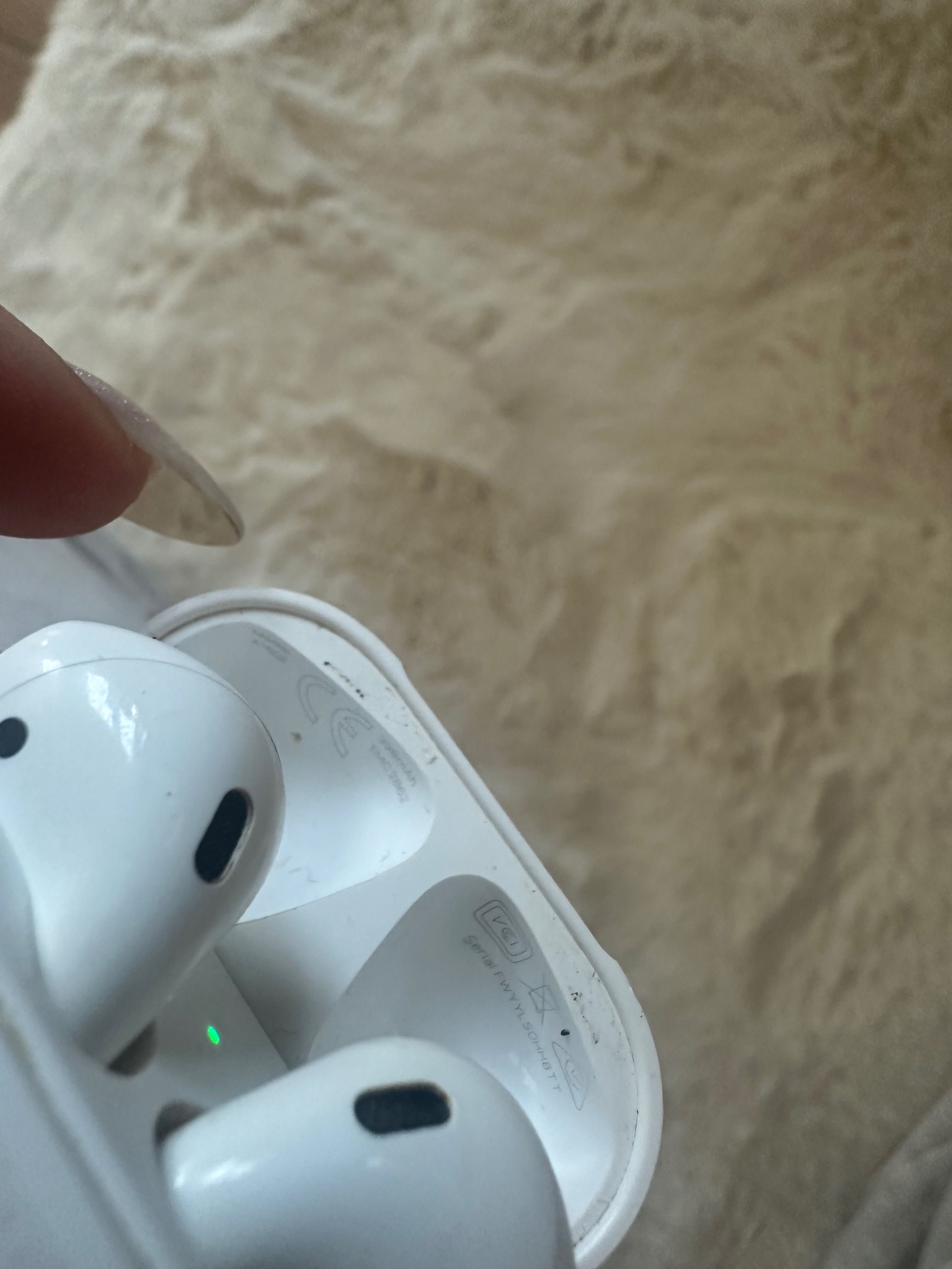 AirPods Apple słuchawki gen 1 w bardzo dobrej kondycji