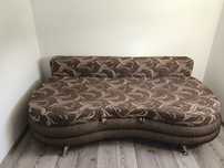 Rozkładana sofa.