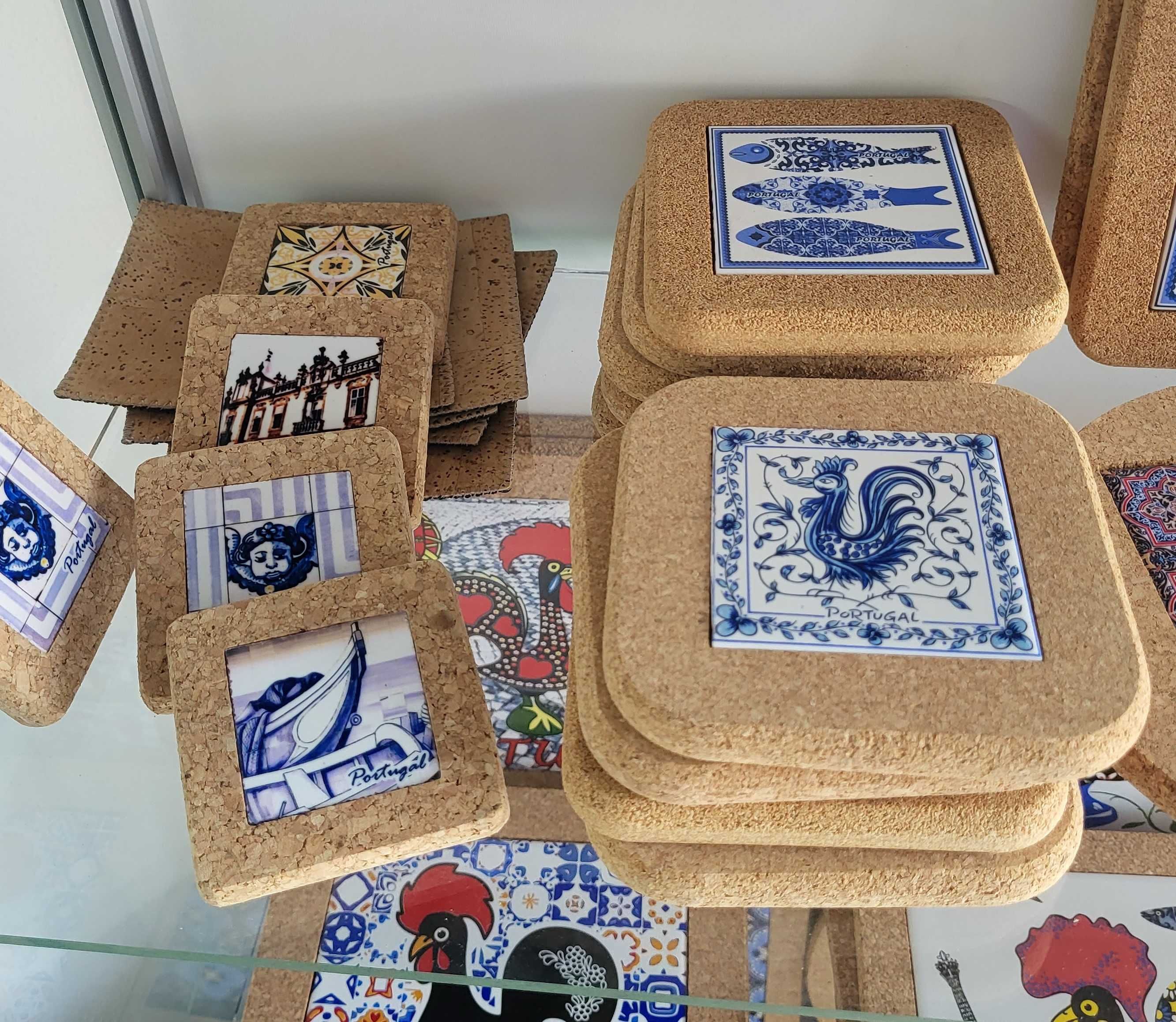 Bases de Cortiça com Azulejo, Bases de quentes e frios