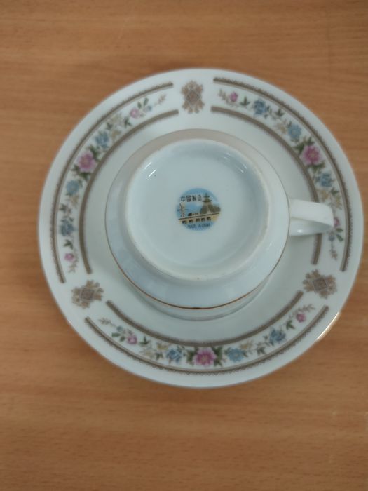 Conjunto de chávenas em porcelana chinesa.