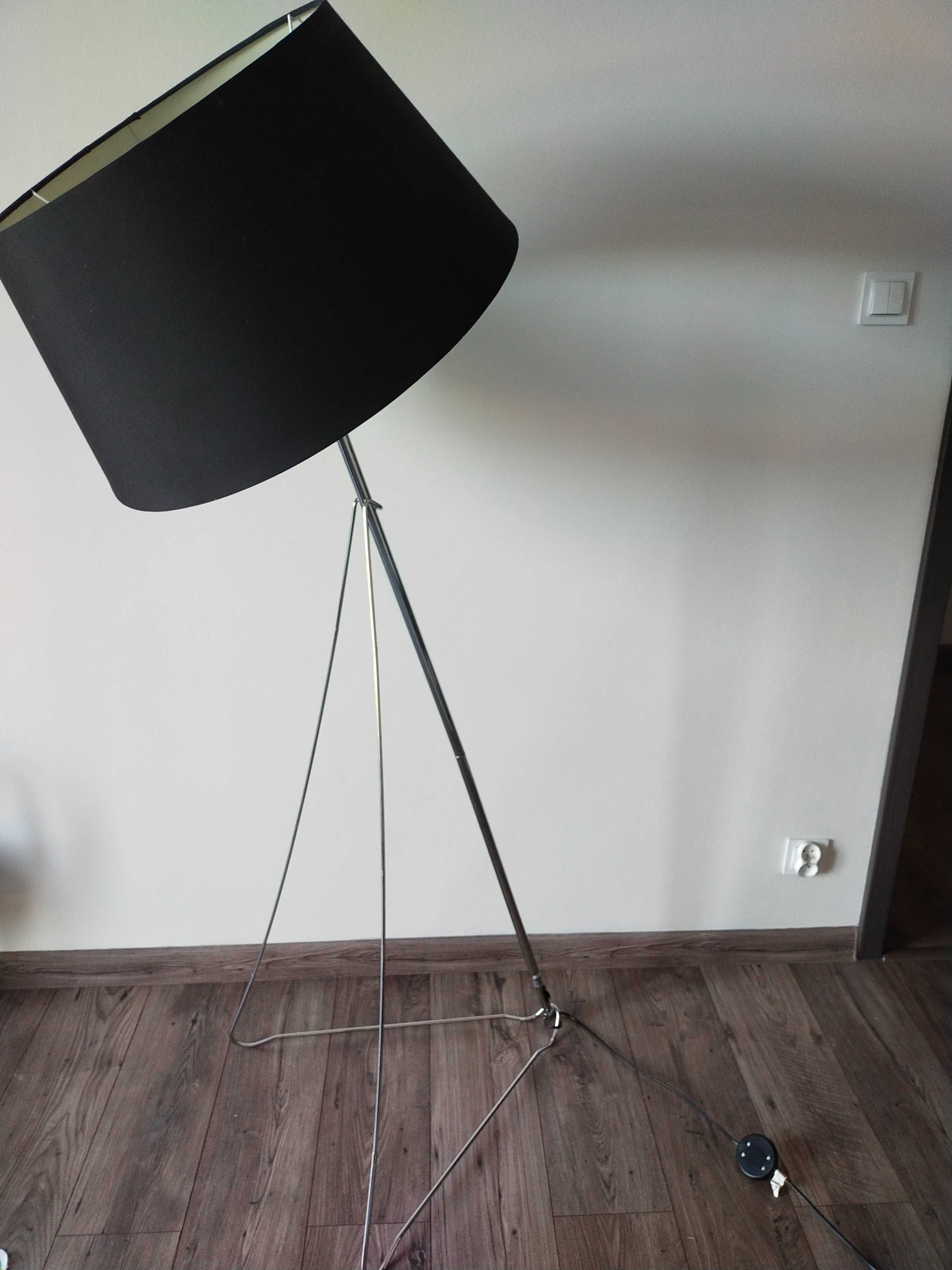 Lampa podłogowa .