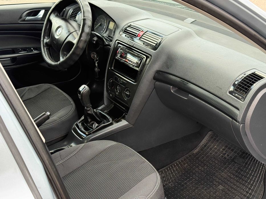 Продам SKODA Octavia а5 2006р 1.6газ-бенз