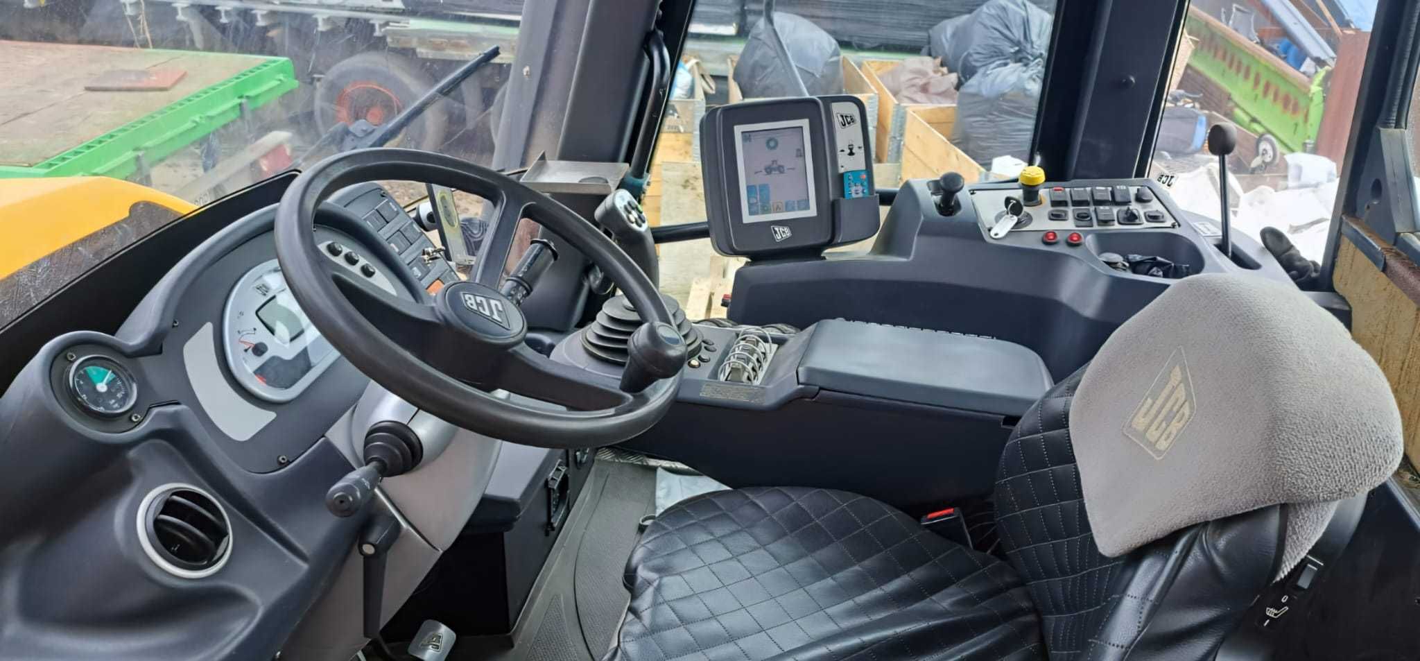 Traktor JCB fastrac