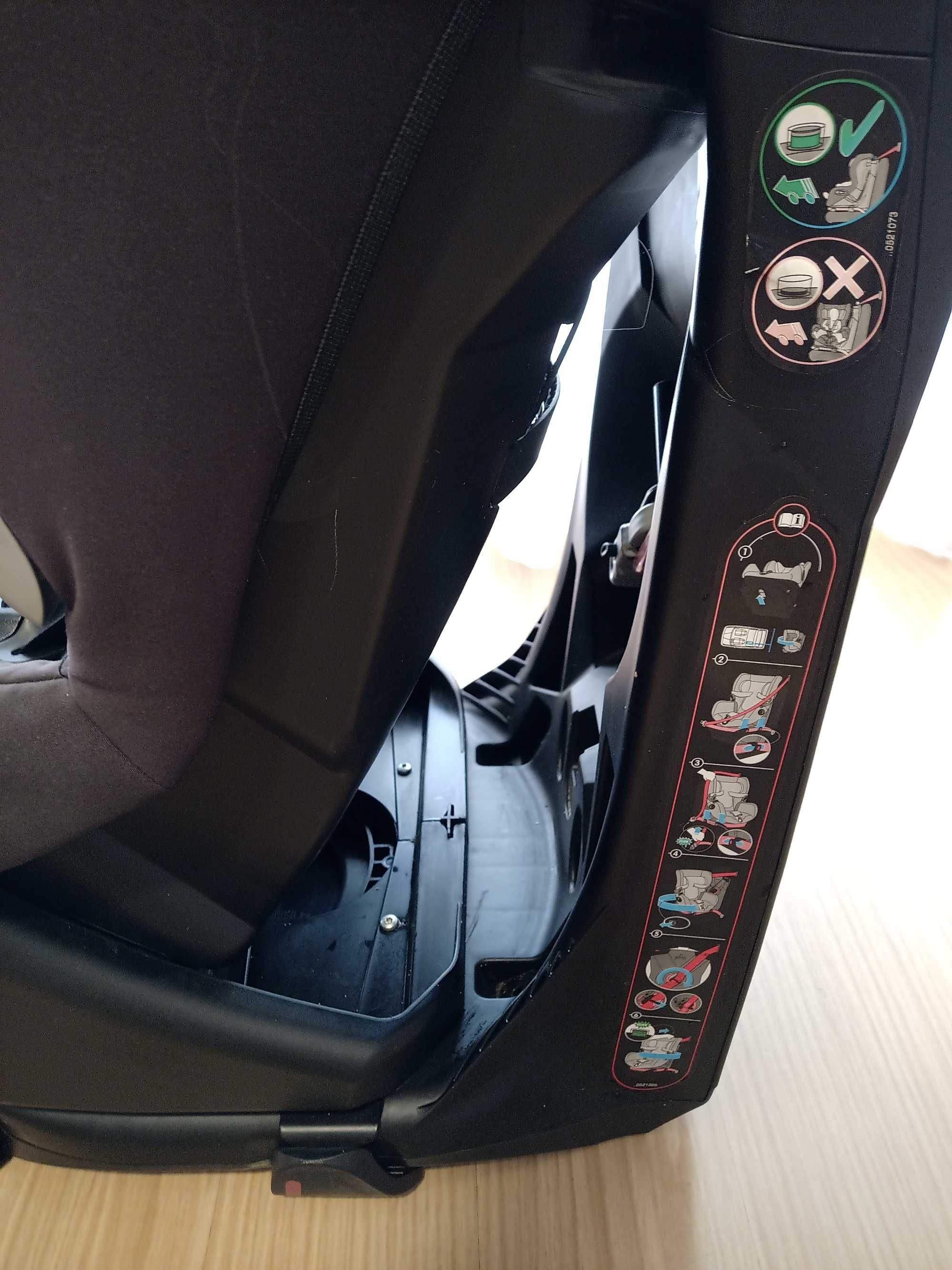 Maxi-Cosi Axiss Car Seat – Cadeira Auto Preta Usada c/ Marcas