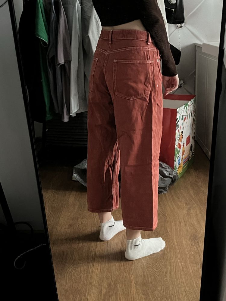 Spodnie Bershka w pięknym kolorze