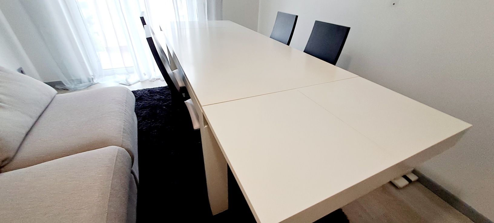 Mesa de Jantar Branca Extensível e 4 Cadeiras