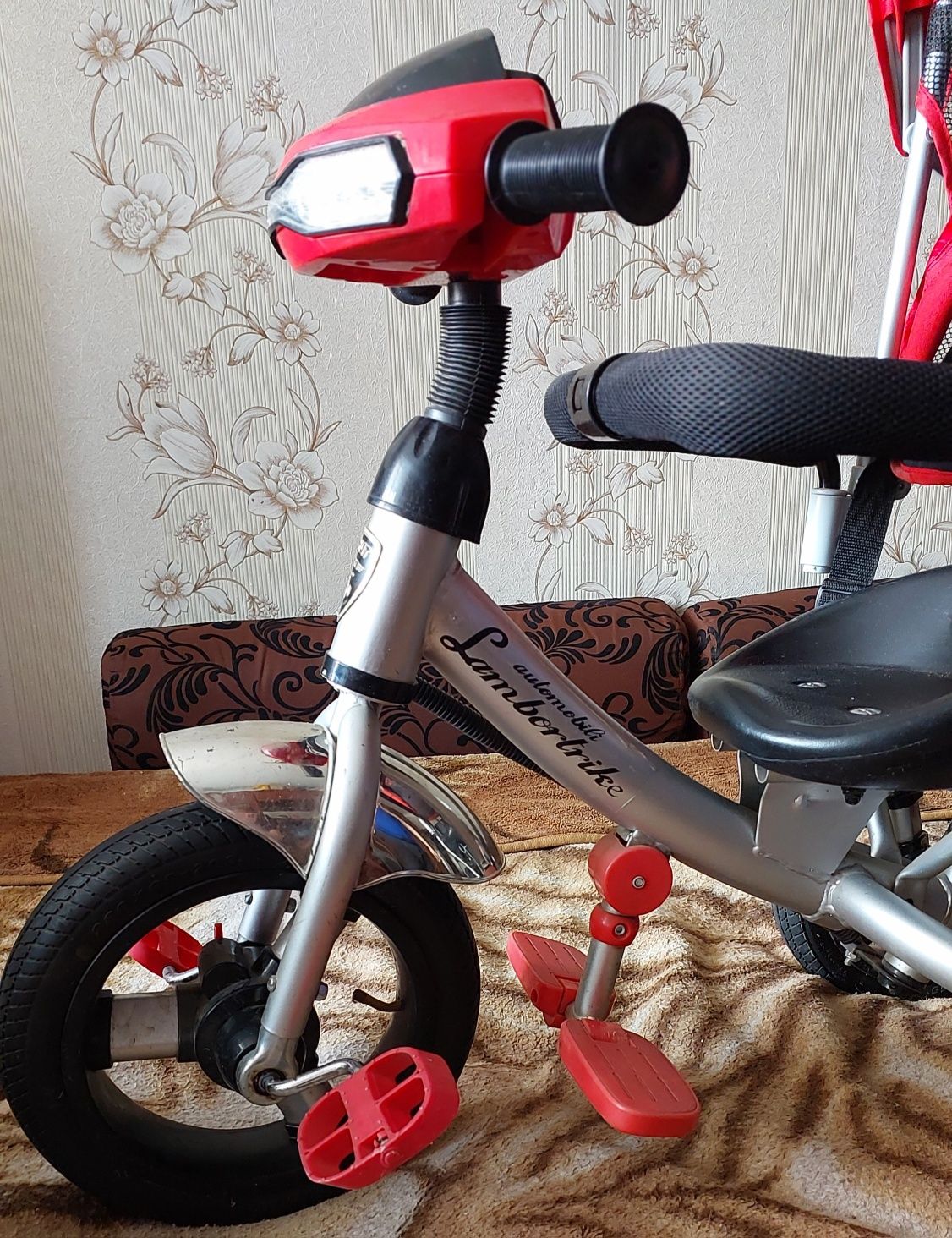 Продам дитячий велосипед Lambortrike