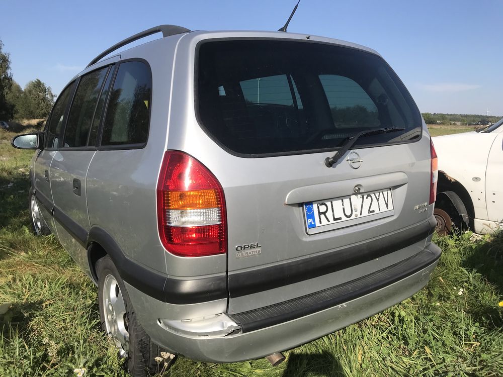 INNE Czesci • Zderzak przod Opel Zafira A Z147 Z151