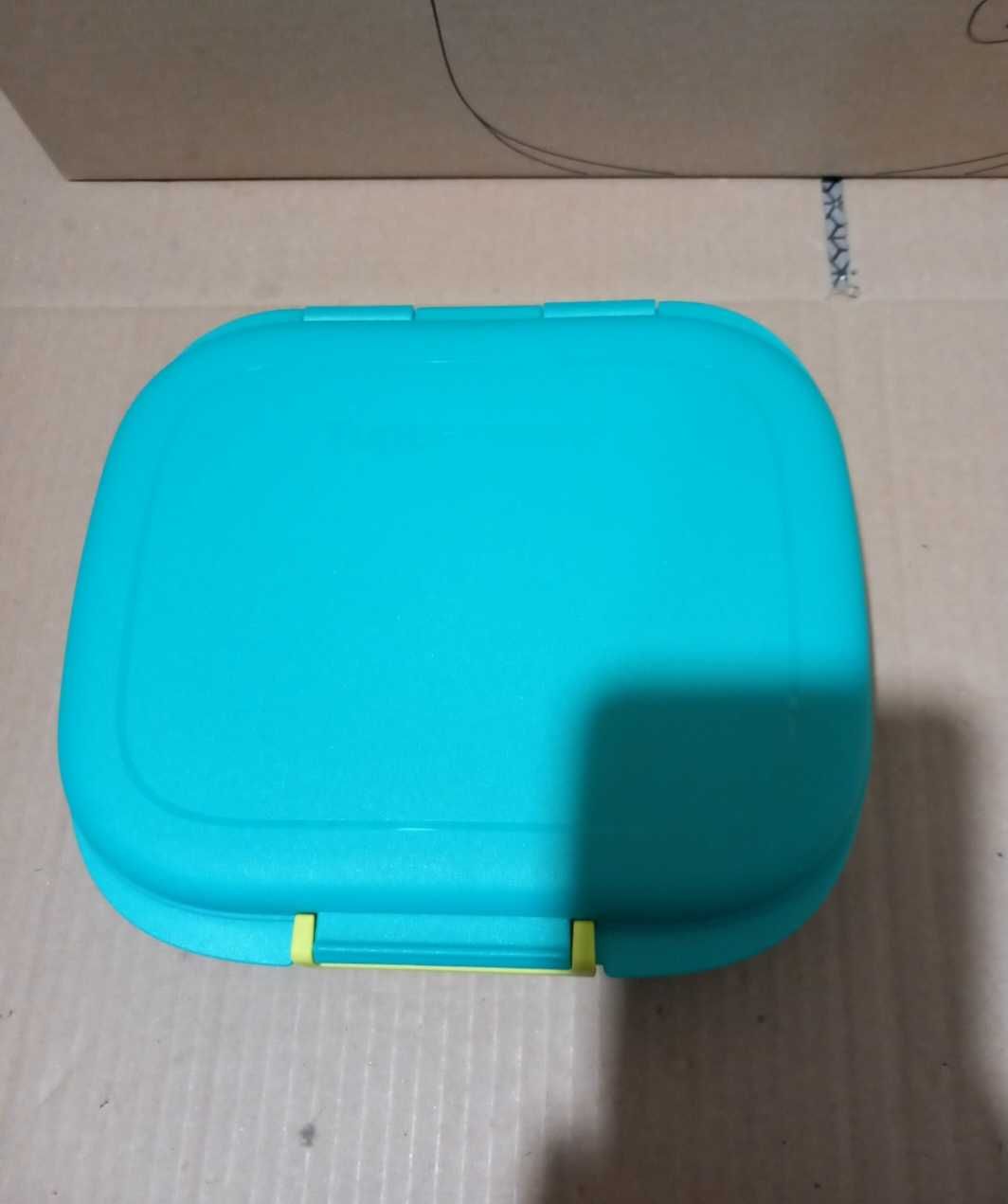 Lunchbox Tupperware