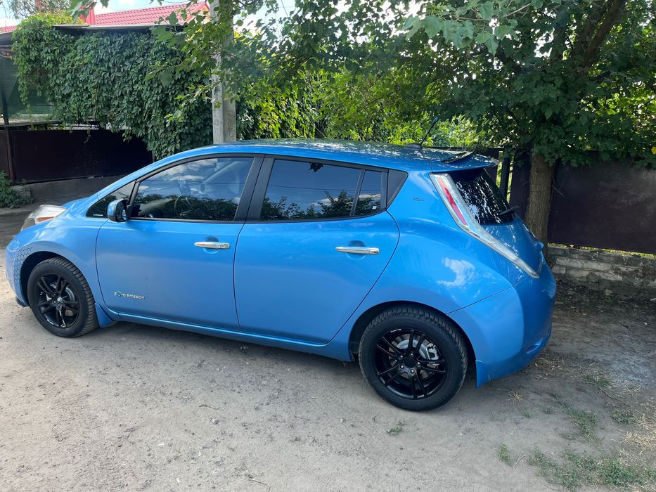 Продам Nissan Leaf с живым аккумулятором