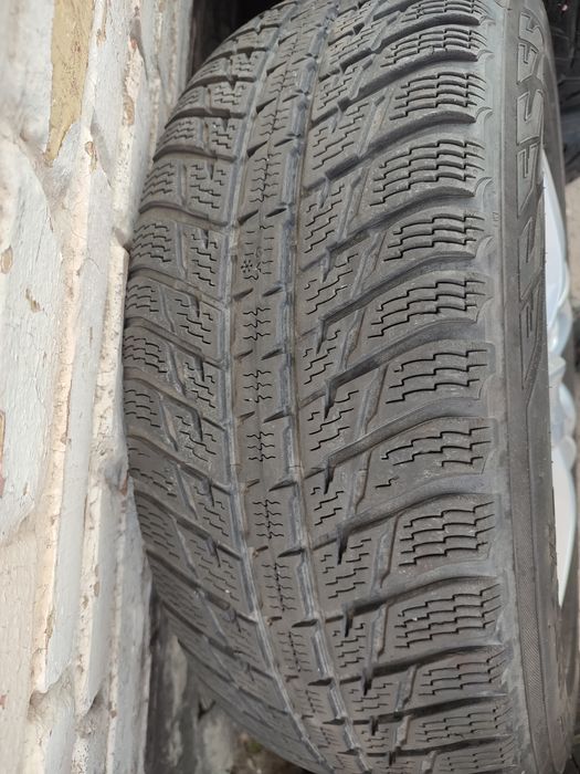 Шини Нокіан 235/55/17; гарний всесезонний комплект + пара шин, із ЄС !