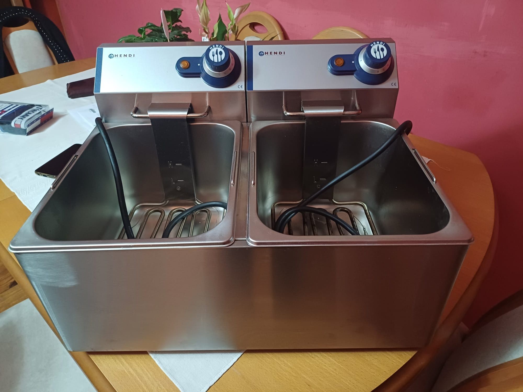 Frytkownica Hendi 2x8litrów jak nowa
