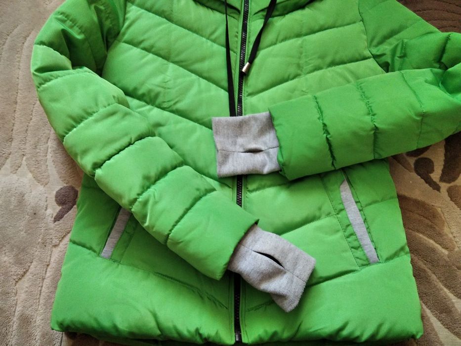 Курточка жіноча нова