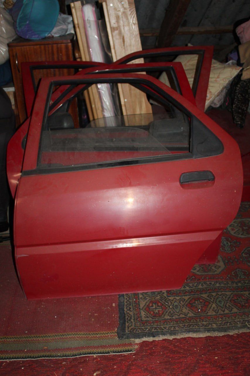Двері  та копот для автомобіля Citroen Zx