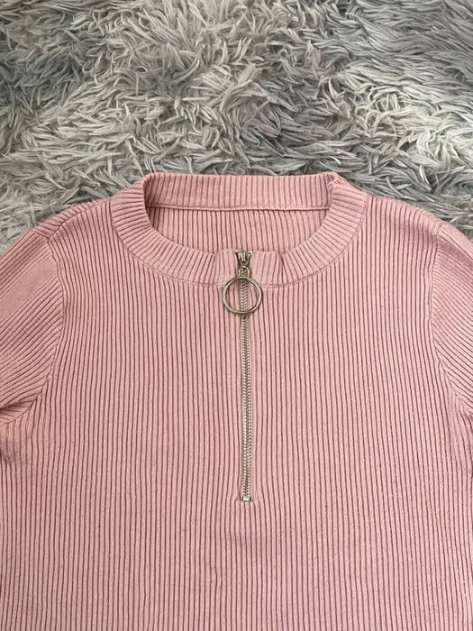 Жіноча кофта пудрового кольору