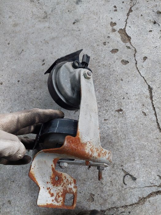 sygnał trombitko trabitko klakson bmw oryginal e60 e61 e63 e64 f10 f20