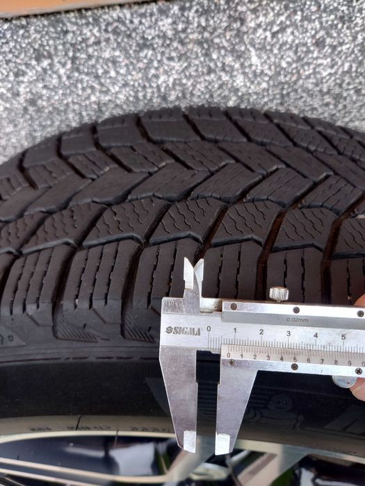 235 60 19 Michelin X-Ice Snow Зима комплект майже Нові