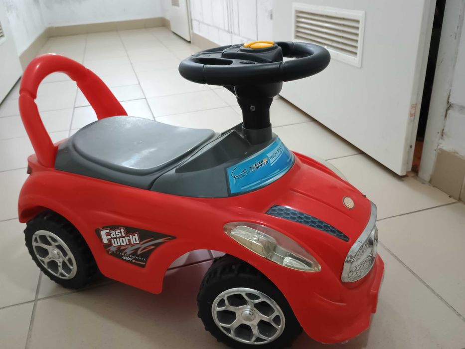 Autko, jeździk, pchacz