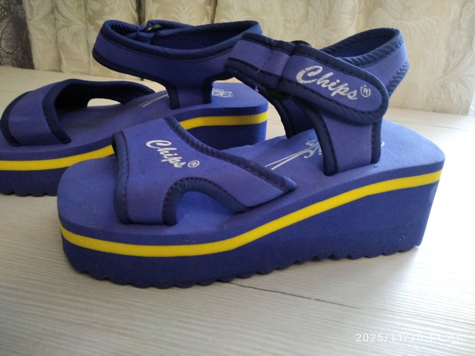 Босоніжки для дівчинки