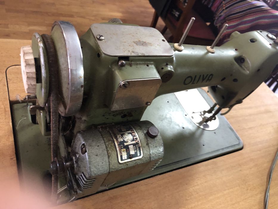 Maquina de costura antiga