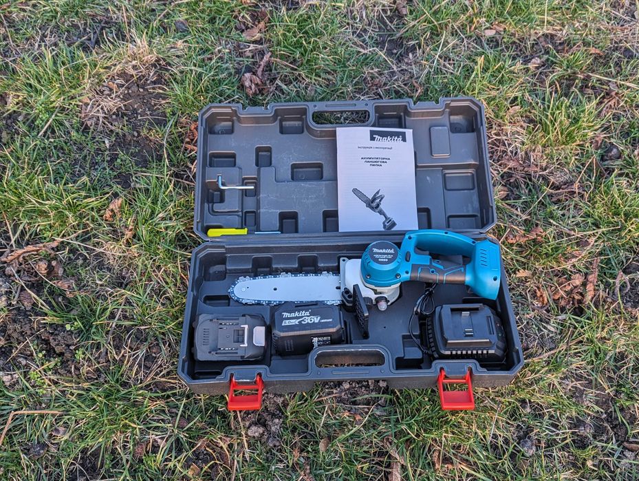 Акумуляторна Міні пилка Makita BCS250BL 36V 6Ah