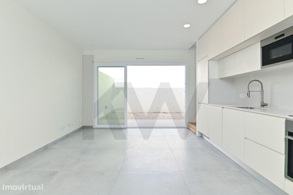 Arrenda-se moradia T3 com ar condicionado, jardim e varanda - Bairro d