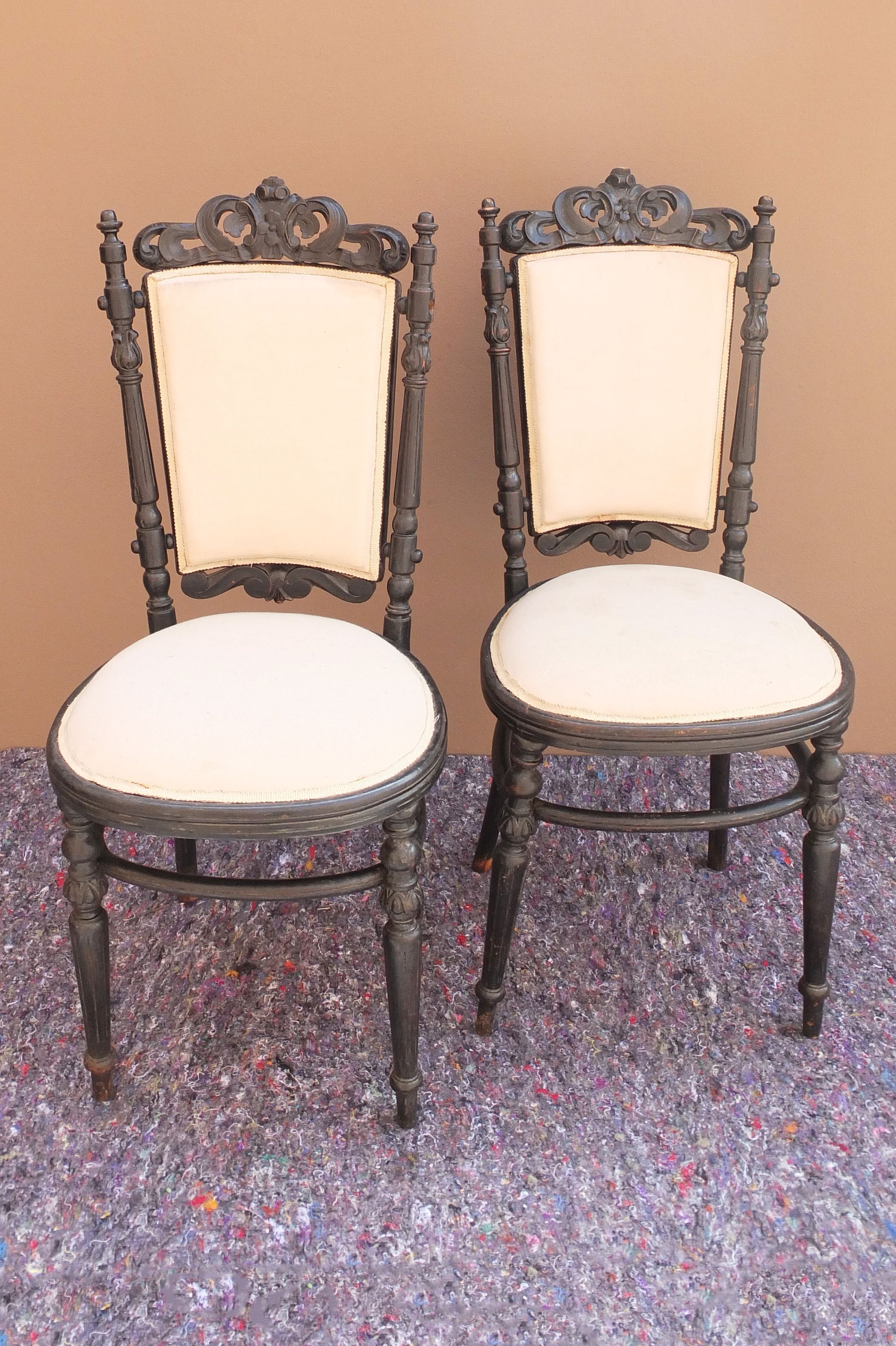 Conjunto de 2 cadeiras em pau santo (para restauro)