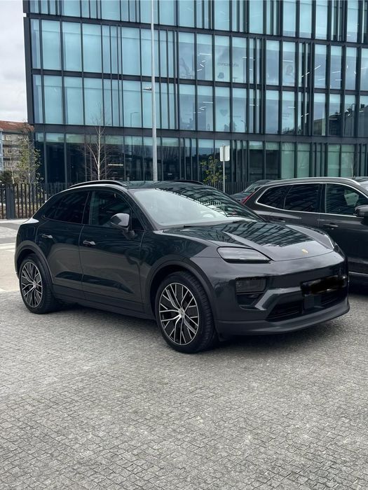 Porsche Macan Electric 4