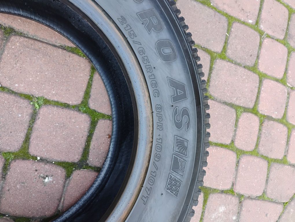 1x Opona całoroczna MAXXIS  215/65R16C. 5,70 mm.
