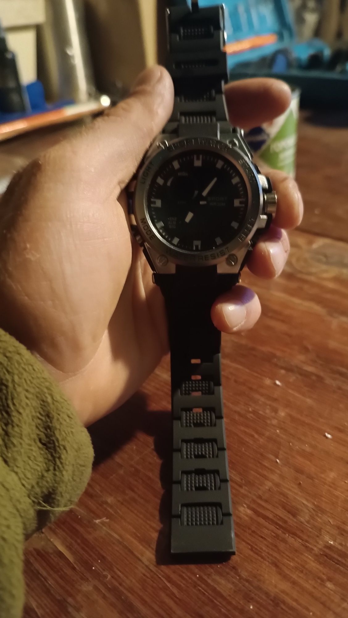 Продам чоловічий годинник