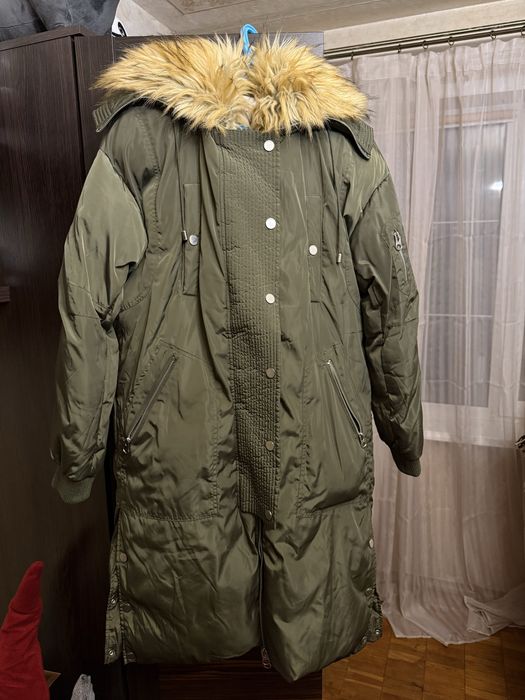 Зимовий пуховик