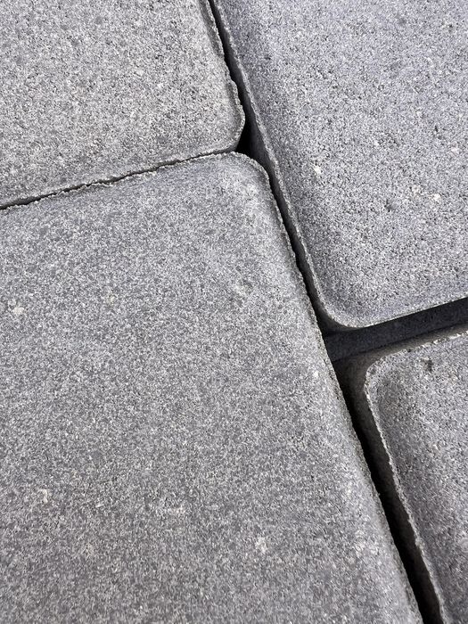 ПРОДАМ  Другий сорт Тротуарна плитка Бордюри дорожі бордюри садові