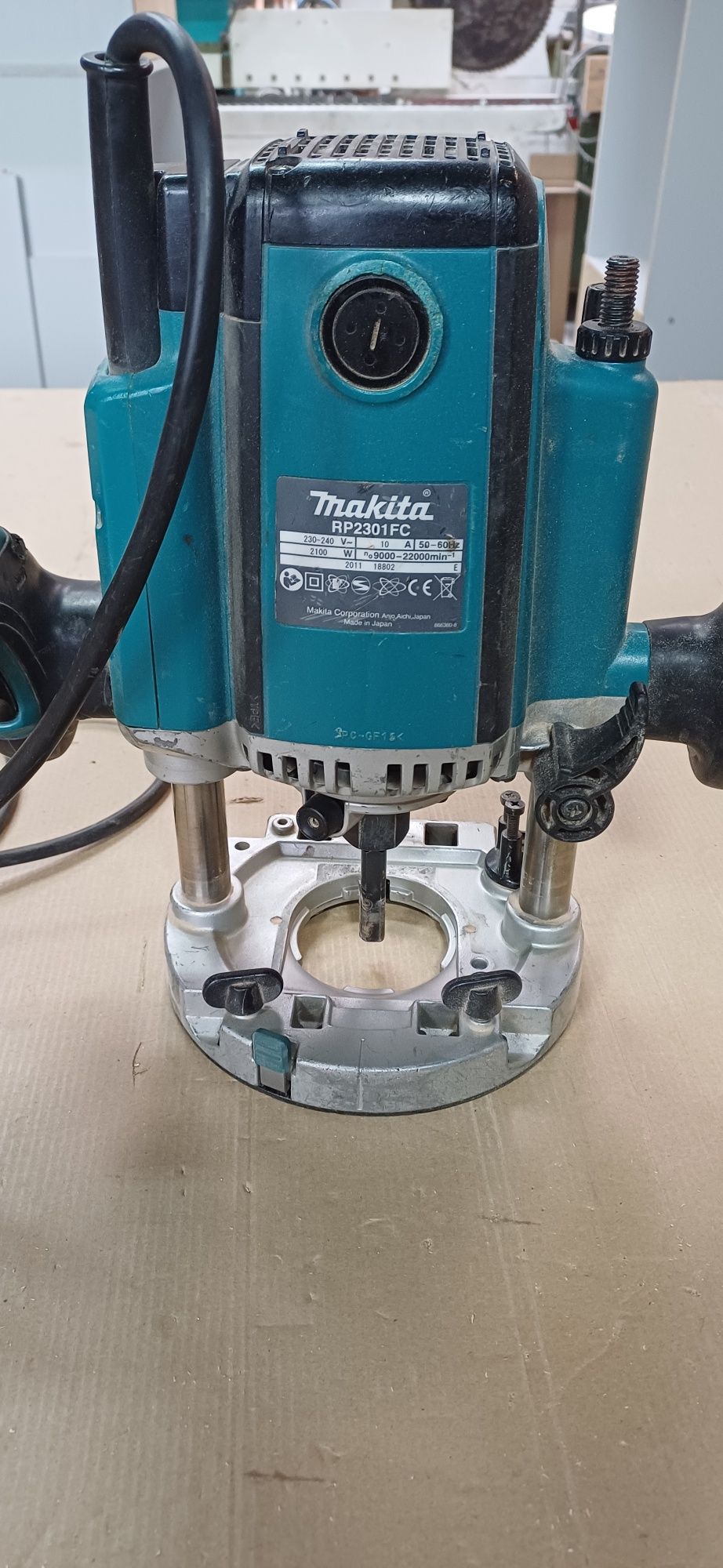Makita frezarka PR2301FC
