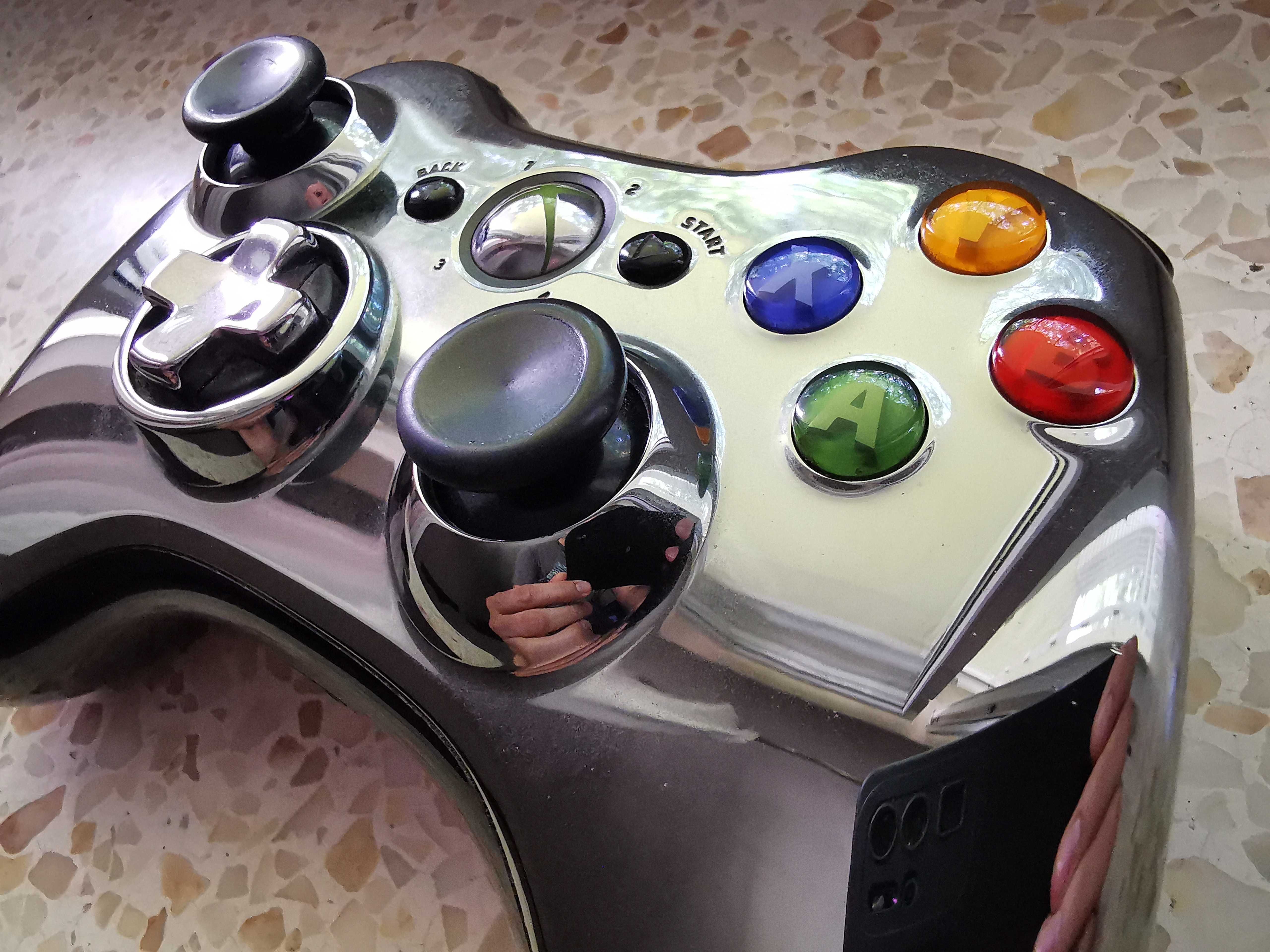 Oryginalny kontroler bezprzewodowy Microsoft Xbox 360 chrom / srebrny
