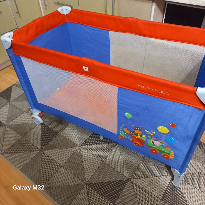 Продам детский манеж.