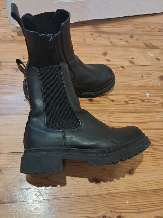 Buty zimowe dla dziewczynki.